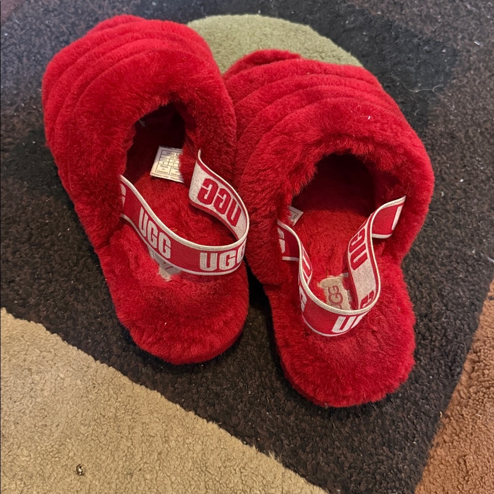 UGG Vibrant Red Fluffy Slides - Picture 3 of 3